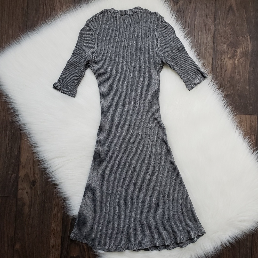 ๐Zara Trafaluc Ribbed Skater Dress - Picture 4 of 8